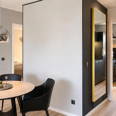 Karls Business H42 Mit Separatem Büro Und Balkon Gera