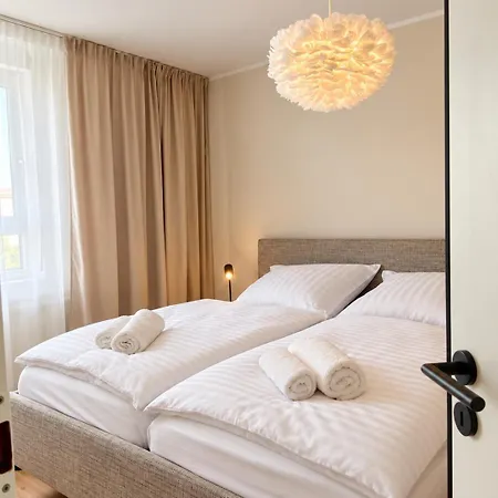 Karls Business H42 Mit Separatem Büro Und Balkon Gera